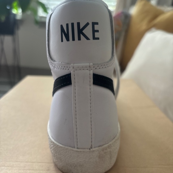 Blazes - Picture 2 of 4